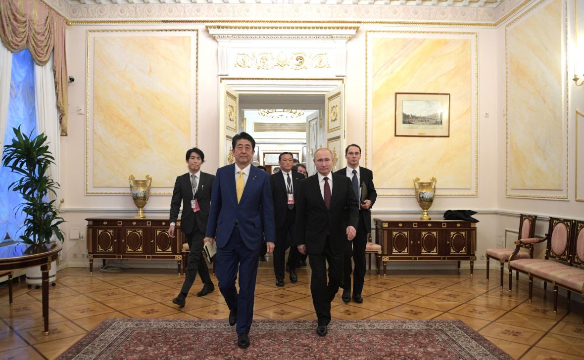 Vladimir Putin sastao se s premijerom Japana Shinzom Abeom - undefined